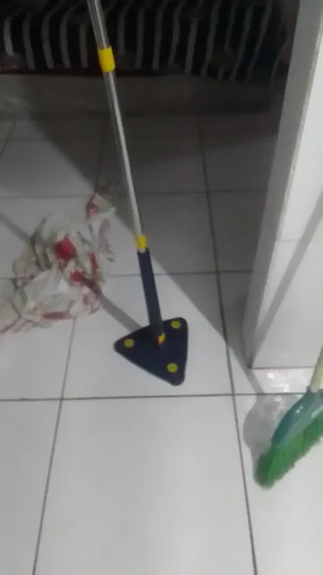 Click to view full screen Esfregão Triangulo Mop De Limpeza Ajustável Giratória 360°