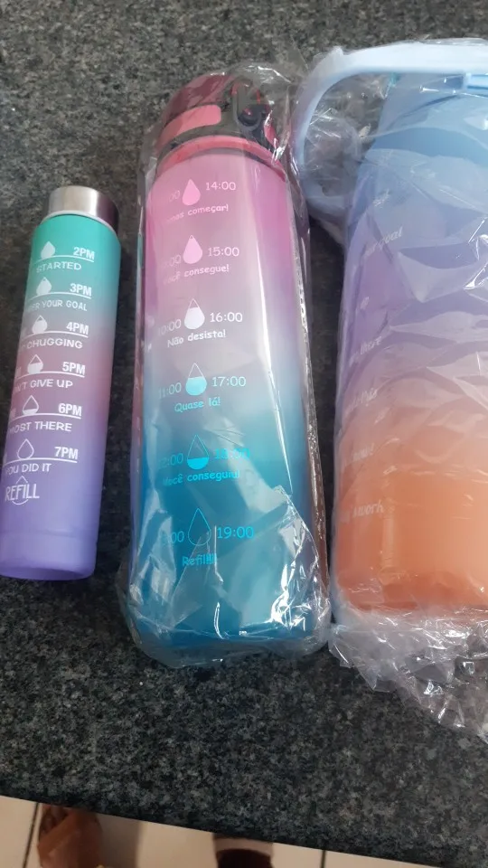 Kit 3 Garrafas De Água Squeeze Academia 2000ml 900ml E 300ml IZEHYDRATE photo review