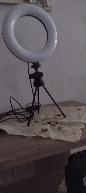 Ring Light Led Mesa Iluminador Pequena 6 Polegada IZELIGHT photo review