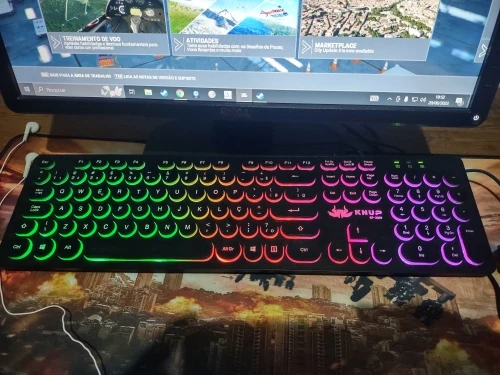 Teclado com Teclas Redondas LED RGB IZEBoard photo review