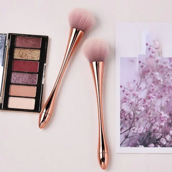 Pincel Maquiagem Largo IZESOFT BLEND IZESHOP Pincel Maquiagem Largo IZESOFT BLEND - Limpeza Prévia