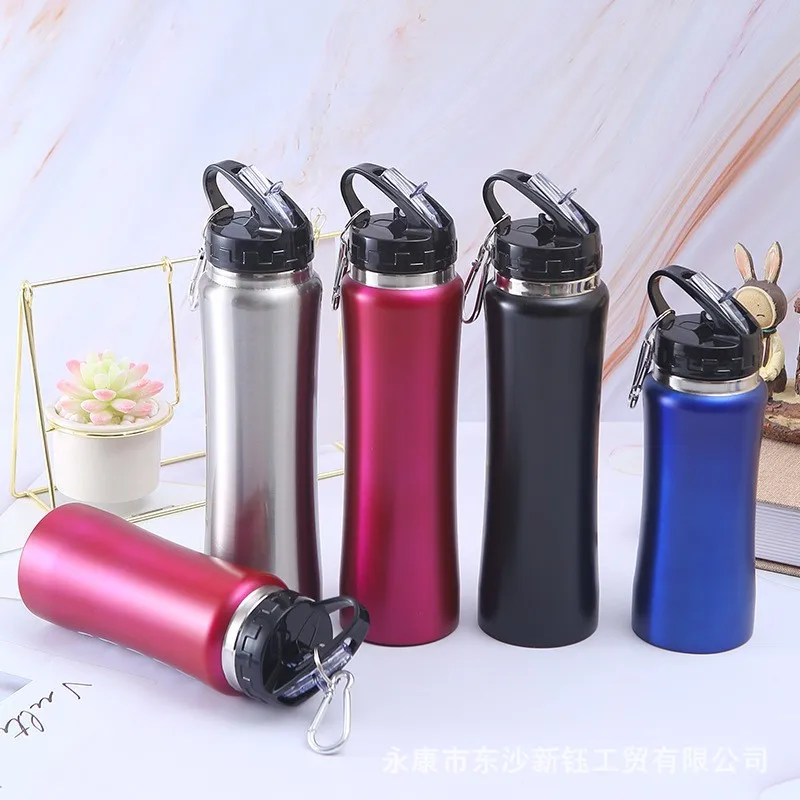 garrafa-inox-termica-izesport-squeeze-750ml-4.webp Garrafa Inox Térmica IZESPORT SQUEEZE 750ml IZESHOP