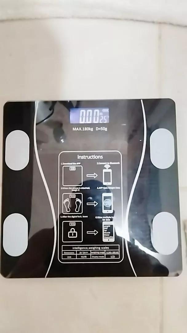 Balança Digital Corporal Bioimpedância 180kg IZEHEALTH CHECK photo review