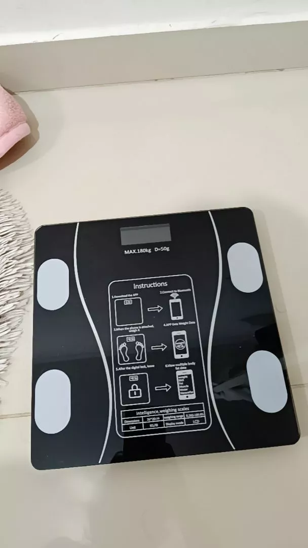 Balança Digital Corporal Bioimpedância 180kg IZEHEALTH CHECK photo review
