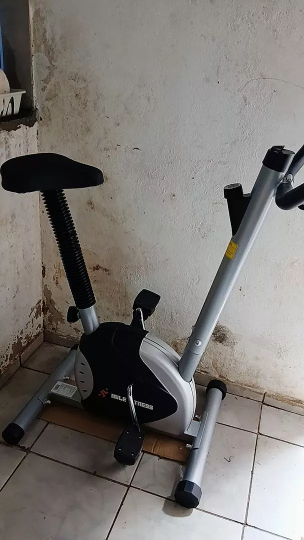 Bicicleta Ergométrica com Monitor Mile Fitness até 120kg IZEHEALTH PRO photo review