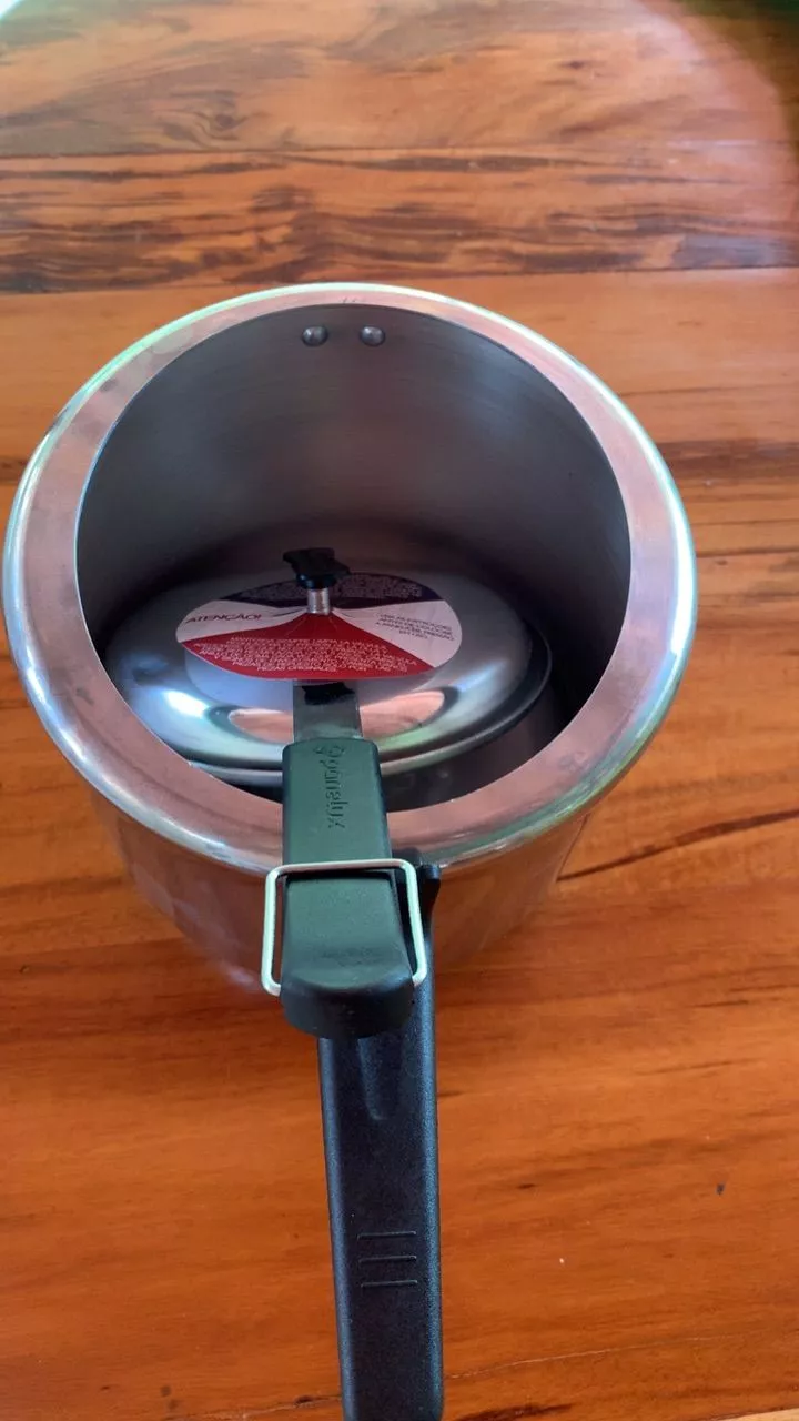 Panela de Pressão Alumínio Polido 4,5L Baquelite IZEFAST COOK photo review