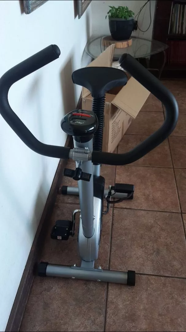 Bicicleta Ergométrica com Monitor Mile Fitness até 120kg IZEHEALTH PRO photo review