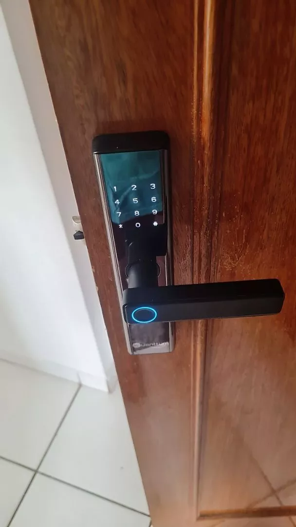 Fechadura Eletrônica Digital Biometrica Senha Kuanttum IZESAFE LOCK photo review