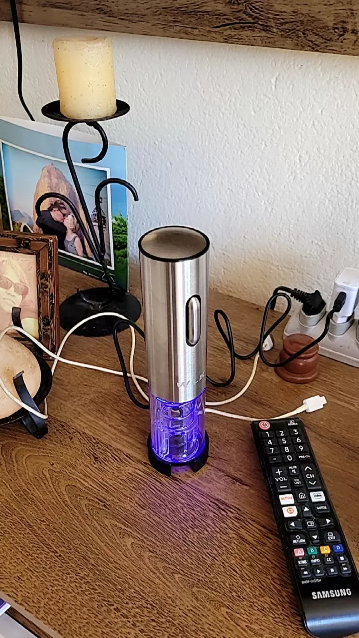 Abridor de Vinho Elétrico Recarregável Inox com Tampa a Vácuo IZEOPEN PRO photo review