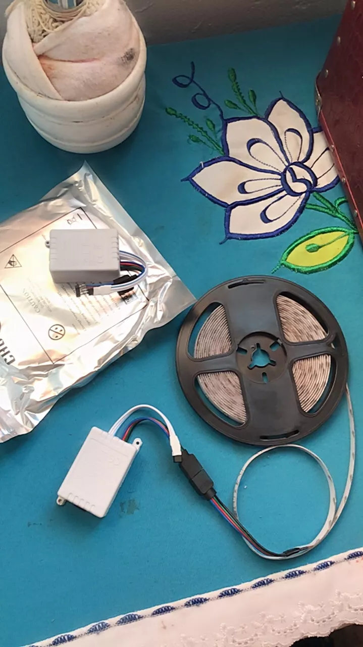 Fita LED RGB 5m Controle Remoto Econômica Iluminação Decorativa IZEFLASH COLOR photo review