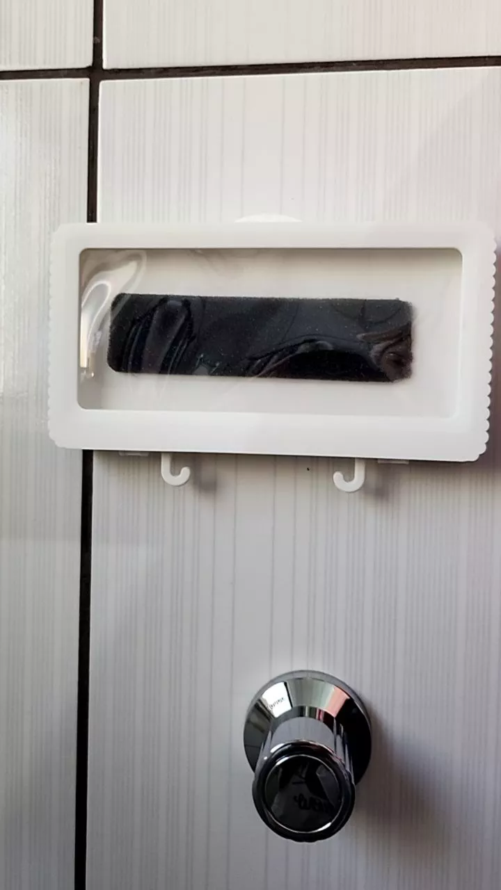 Suporte de Celular à Prova D’Água para Banheiro e Cozinha, Sensível ao Toque, Instalação Sem Furos IZESAFE TOUCH photo review
