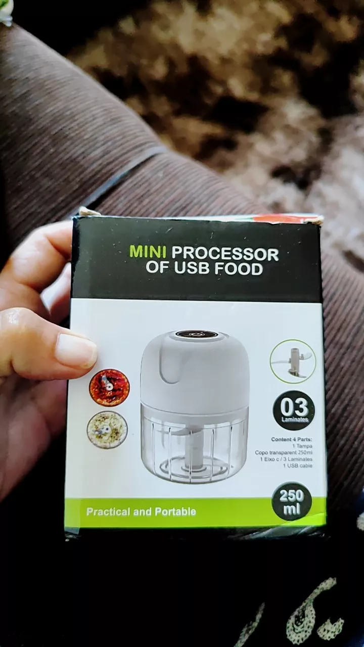 Mini Processador de Alimentos 250ml Sem Fio Portátil IZECHOPPER PRO photo review
