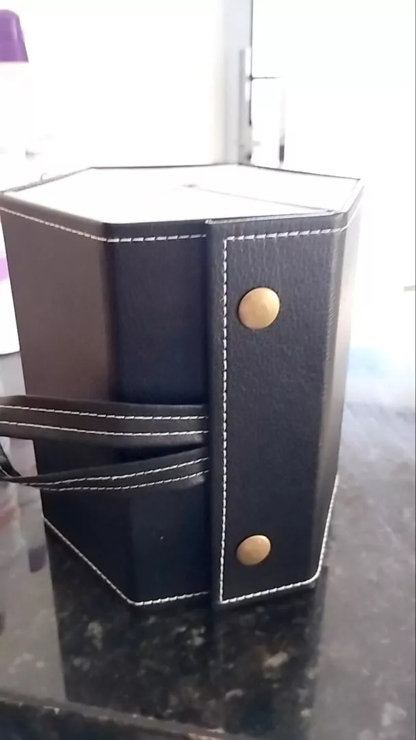 Organizador de Óculos Dobrável 3 Lugares Couro PU, Portátil e Ecológico IZECASE FOLD photo review