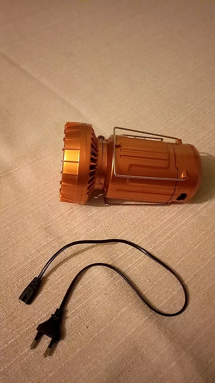 Lampião Solar Retrátil 6 LED Portátil à Prova d'Água para Camping IZEOUTDOOR POWER photo review