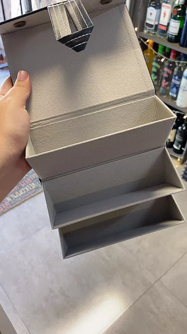 Organizador de Óculos Dobrável 3 Lugares Couro PU, Portátil e Ecológico IZECASE FOLD photo review