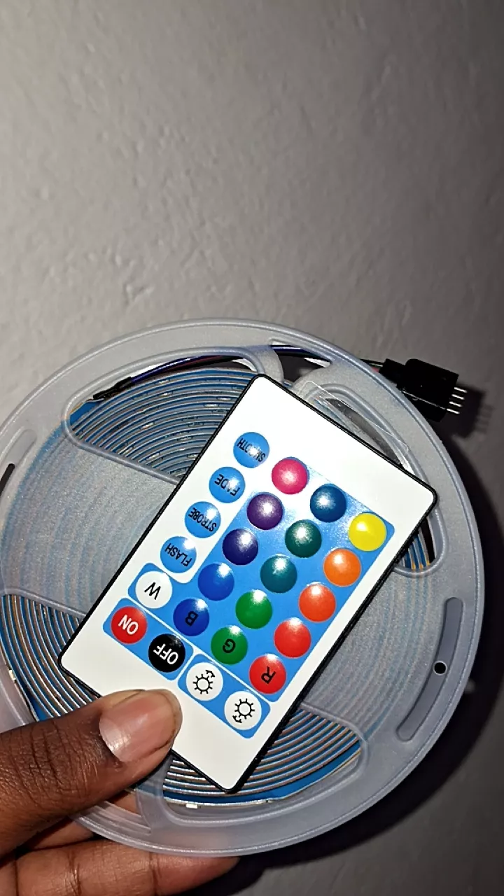 Fita LED RGB 5m Controle Remoto Econômica Iluminação Decorativa IZEFLASH COLOR photo review