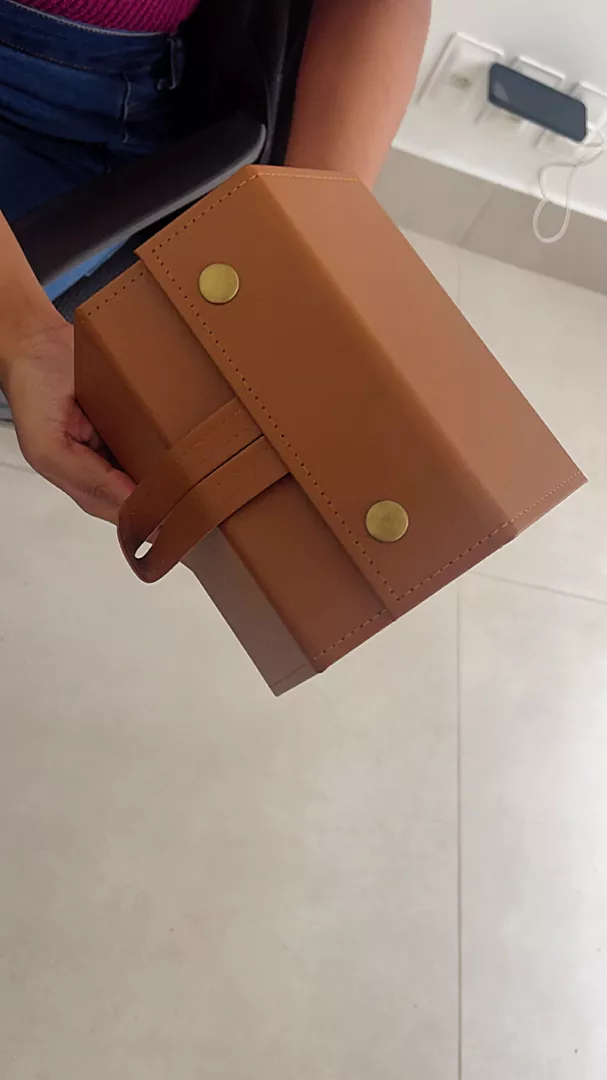 Organizador de Óculos Dobrável 3 Lugares Couro PU, Portátil e Ecológico IZECASE FOLD photo review