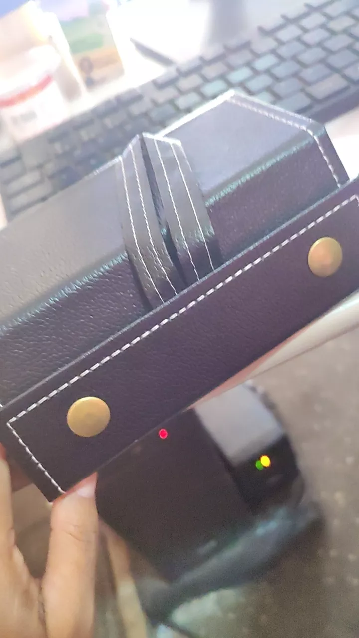 Organizador de Óculos Dobrável 3 Lugares Couro PU, Portátil e Ecológico IZECASE FOLD photo review