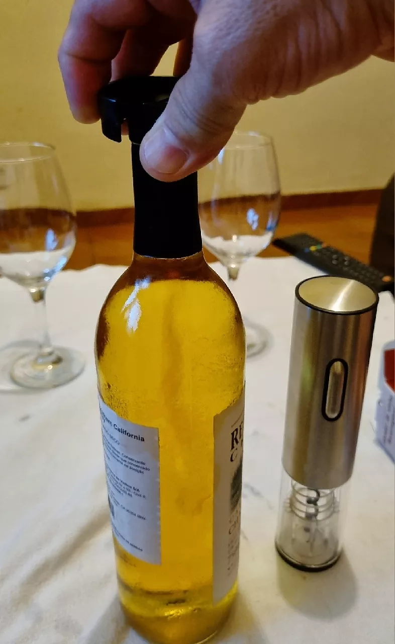 Abridor de Vinho Elétrico Recarregável Inox com Tampa a Vácuo IZEOPEN PRO photo review