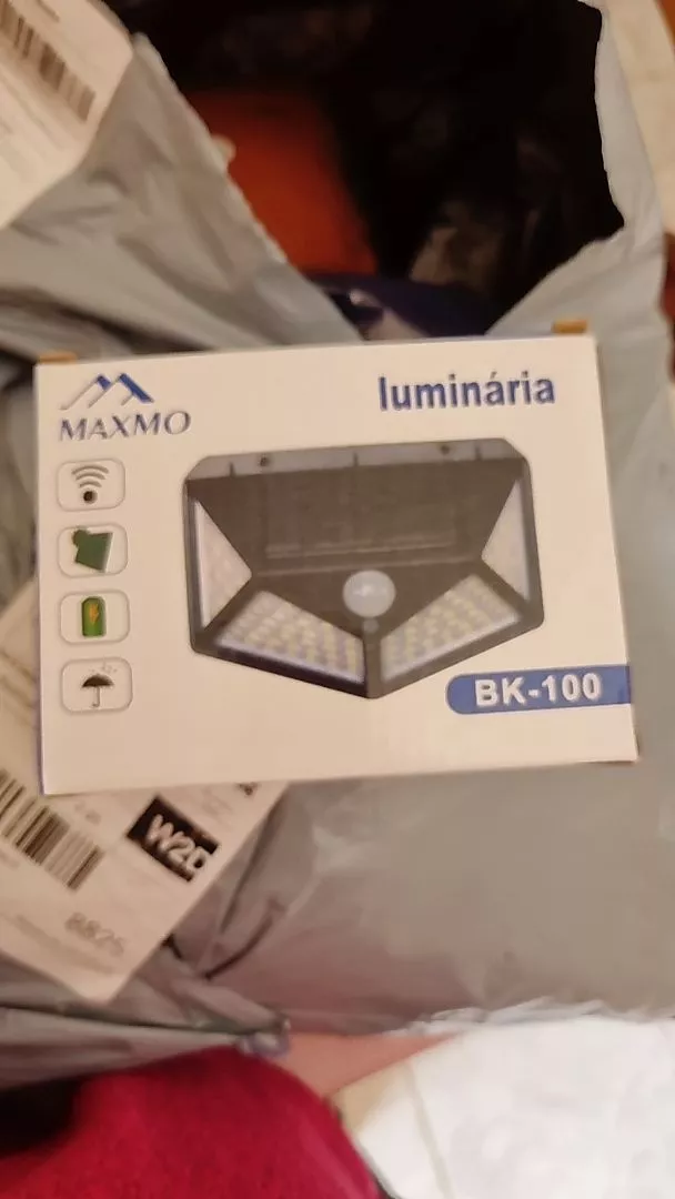 Luminária Solar de Parede 100 LEDs Sensor Presença IZEPOWER BRIGHT photo review