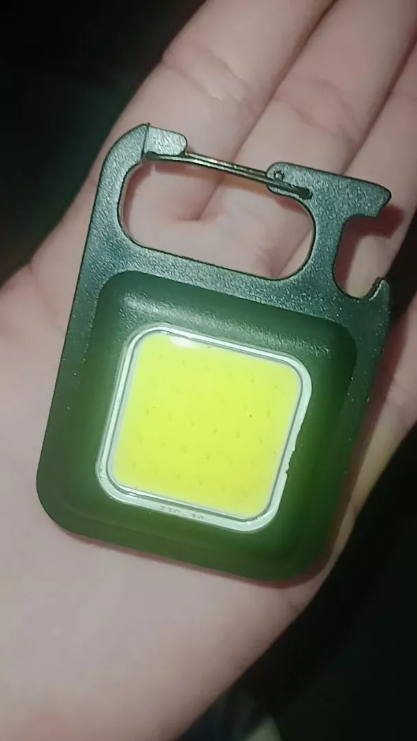 Mini Lanterna Led Portátil USB Recarregável Tática Abridor IZEFLASH PRO photo review