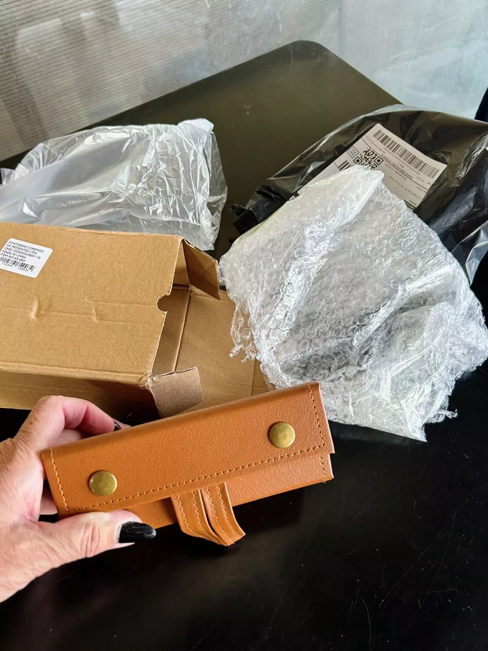 Organizador de Óculos Dobrável 3 Lugares Couro PU, Portátil e Ecológico IZECASE FOLD photo review