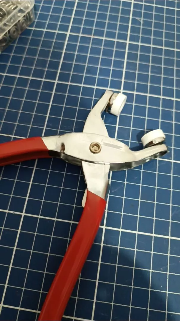 Alicate Aplicador de Botão de Pressão para Roupas de Bebê Latão Inox 150 Peças IZESNAP PRO photo review