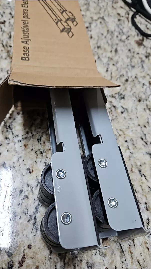 Suporte Com Rodinhas Ajustável Para Geladeira, Fogão E Máquina De Lavar Até 200kg, Freio E Base Antiderrapante IZELOAD PRO photo review