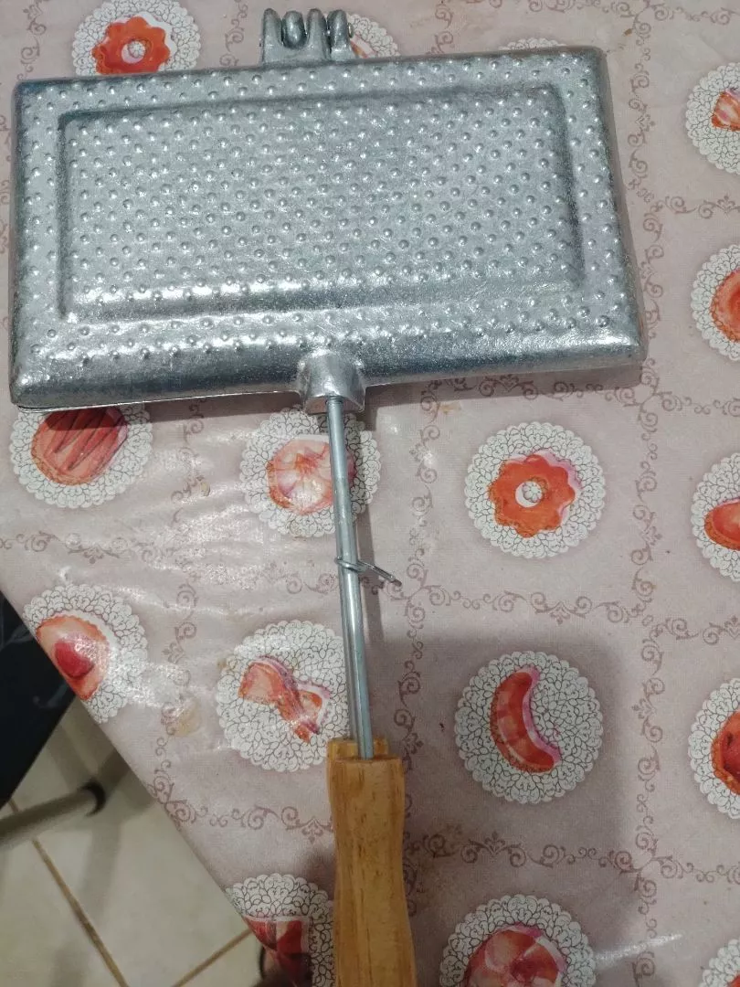 Sanduicheira Baurutex Tostex Dupla Alumínio, Trava Segurança, Cabo Madeira – IZEGRILL MASTER photo review