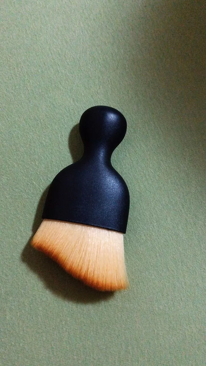 Escova Multiuso Para Maquiagem e Limpeza 9.7x7x5.2cm Cerdas Macias Preto IZEALL IN ONE photo review