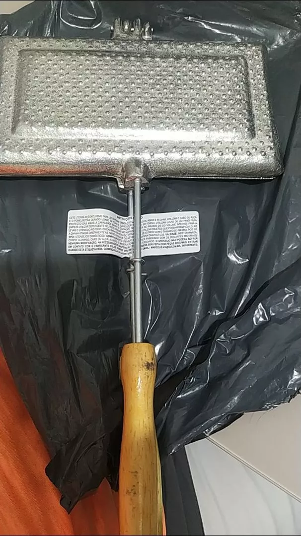 Sanduicheira Baurutex Tostex Dupla Alumínio, Trava Segurança, Cabo Madeira – IZEGRILL MASTER photo review