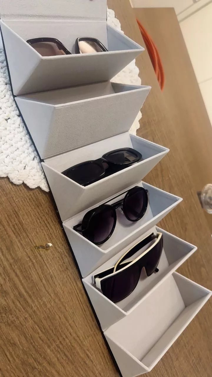 Organizador de Óculos Dobrável 3 Lugares Couro PU, Portátil e Ecológico IZECASE FOLD photo review