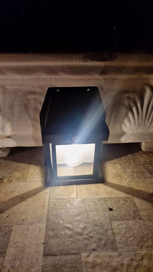 Luminária Solar com Sensor de Movimento, 3 Modos de Iluminação, LED, Bateria de Lítio IP65 IZESAFE LIGHT photo review