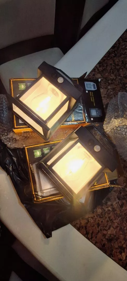 Luminária Solar com Sensor de Movimento, 3 Modos de Iluminação, LED, Bateria de Lítio IP65 IZESAFE LIGHT photo review