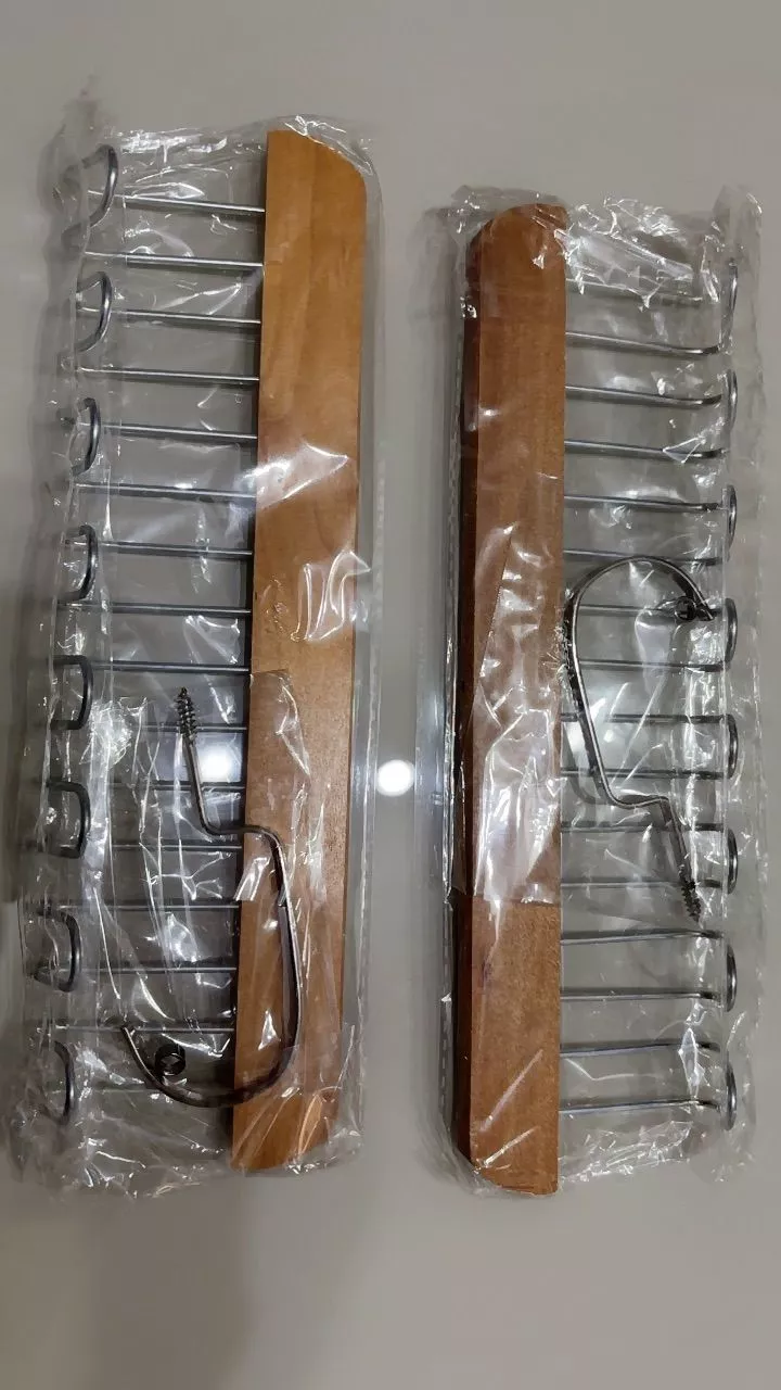 Kit 2 Cabides de Madeira Multiuso 8 Ganchos para Cintos Gravatas e Acessórios IZEORGANIZER WOOD photo review