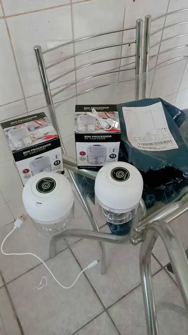 Mini Processador de Alimentos 250ml Sem Fio Portátil IZECHOPPER PRO photo review