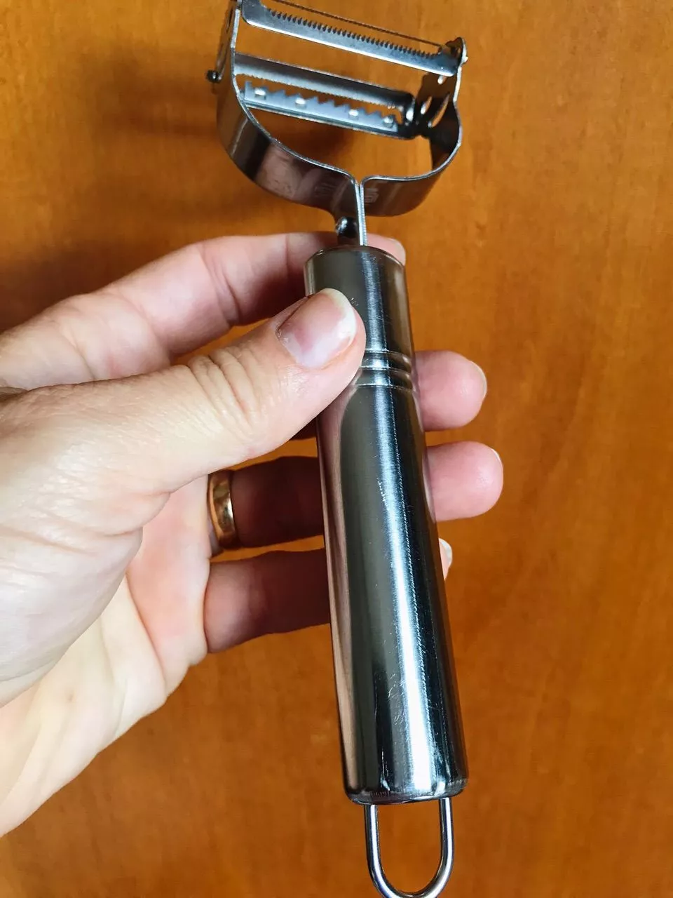 Descascador de Legumes e Frutas Inox Dupla Lâmina Ergonômico IZECHEF PRO photo review