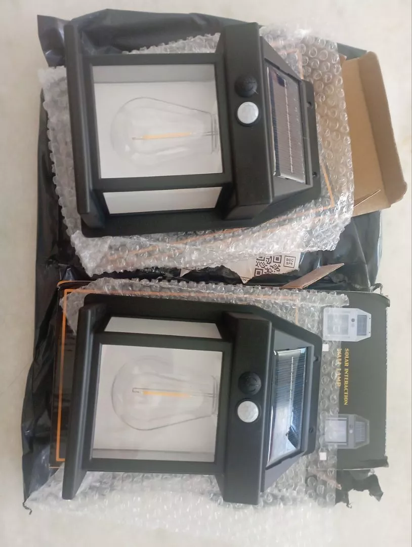 Luminária Solar com Sensor de Movimento, 3 Modos de Iluminação, LED, Bateria de Lítio IP65 IZESAFE LIGHT photo review