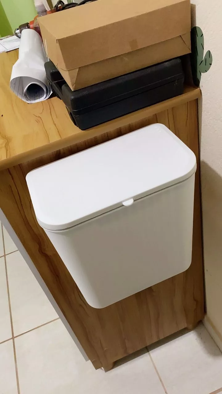 Lixeira Suspensa Adesiva 9L Anti Odor, Fixação Sem Furos, Design Moderno IZECLIP FRESH photo review