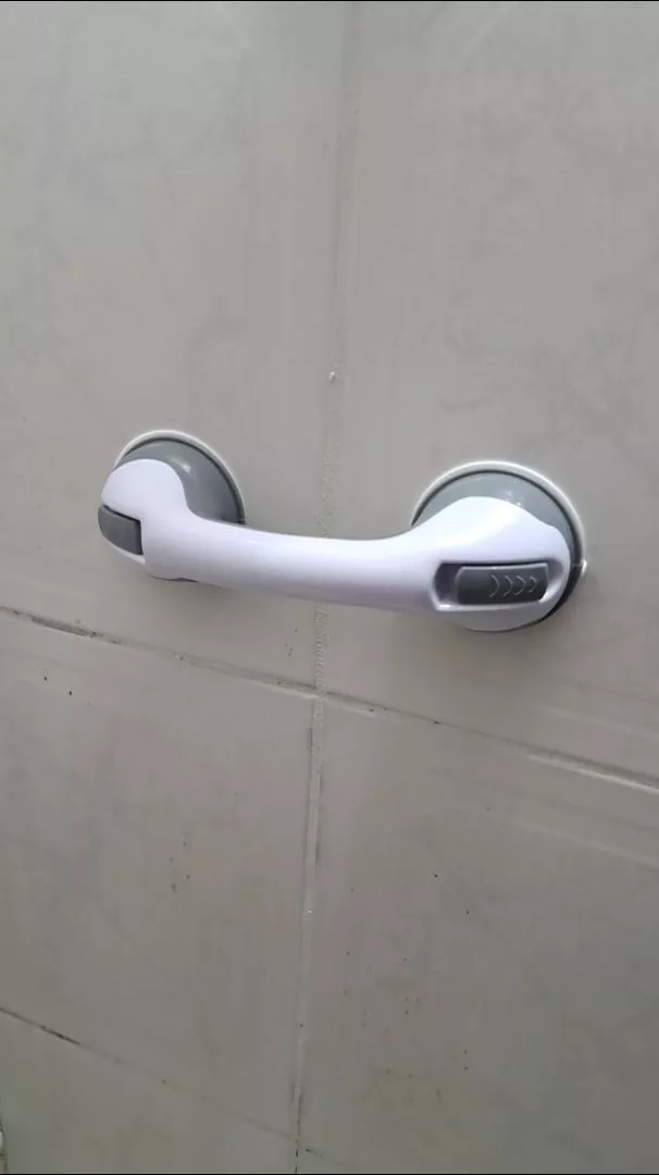 Barra de Apoio Portátil Ventosa Alta Pressão IZESECURE GRIP photo review