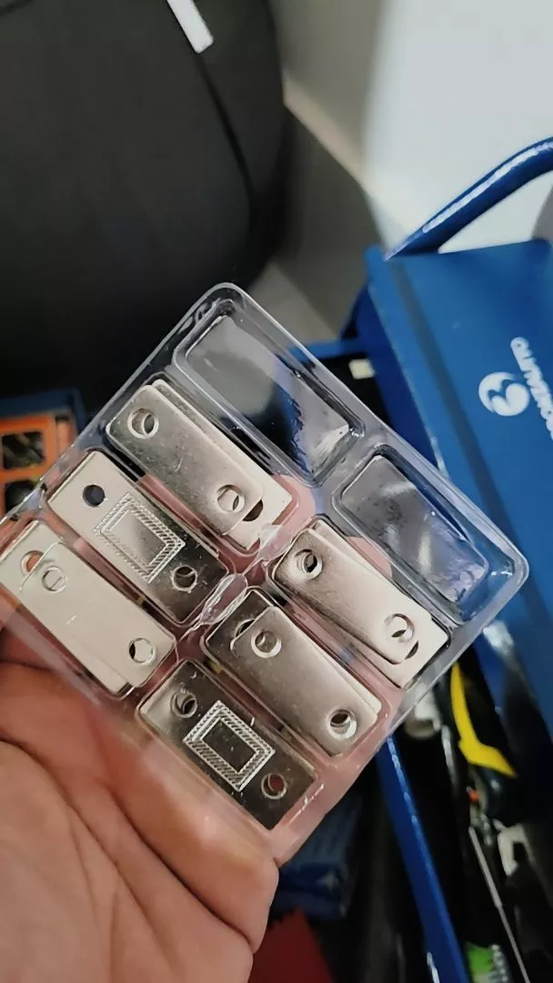 Kit 8 Chapinhas Magnéticas Ultra-Finas Aço Inoxidável Porta Gaveta Armário IZELOCK FIX photo review