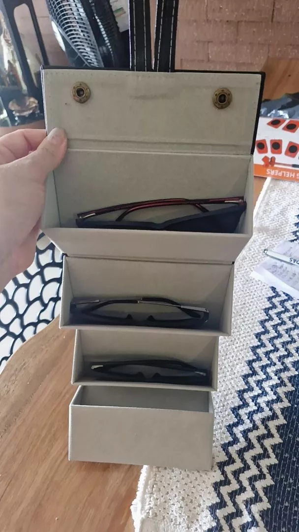 Organizador de Óculos Dobrável 3 Lugares Couro PU, Portátil e Ecológico IZECASE FOLD photo review