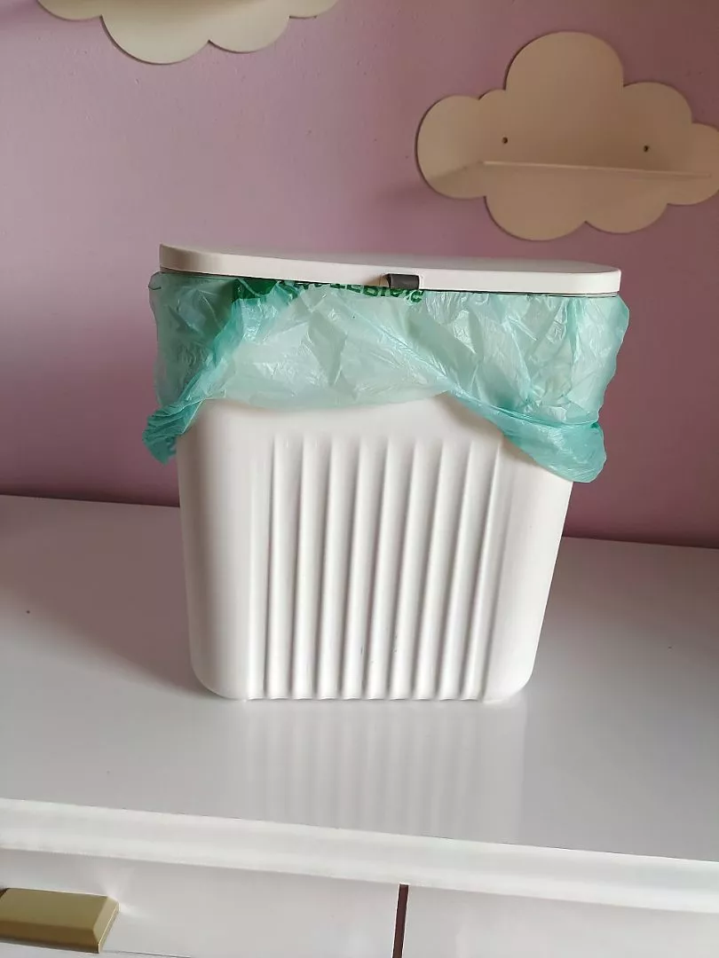 Lixeira Suspensa Adesiva 9L Anti Odor, Fixação Sem Furos, Design Moderno IZECLIP FRESH photo review