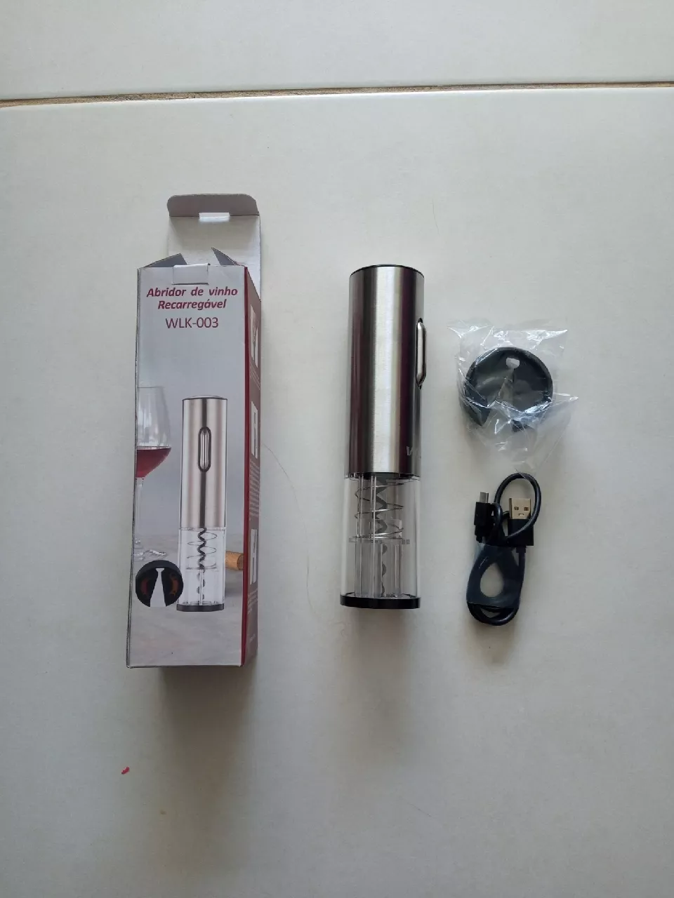Abridor de Vinho Elétrico Recarregável Inox com Tampa a Vácuo IZEOPEN PRO photo review