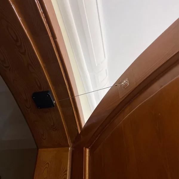 Fechador de Porta Automático com Mola de Aço, Instalação Fácil, Para Ambientes Internos e Externos IZELOCK PRO