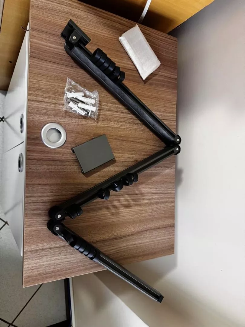 Varal Articulado de Parede Alumínio Retrátil 1,05m 18 Cabides Preto IZEORGANIZE PRO photo review
