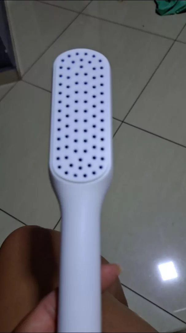 Pente Mágico Retrátil Antiestático Massagem Para Cabelos Lisos IZEHAIR FLEX photo review