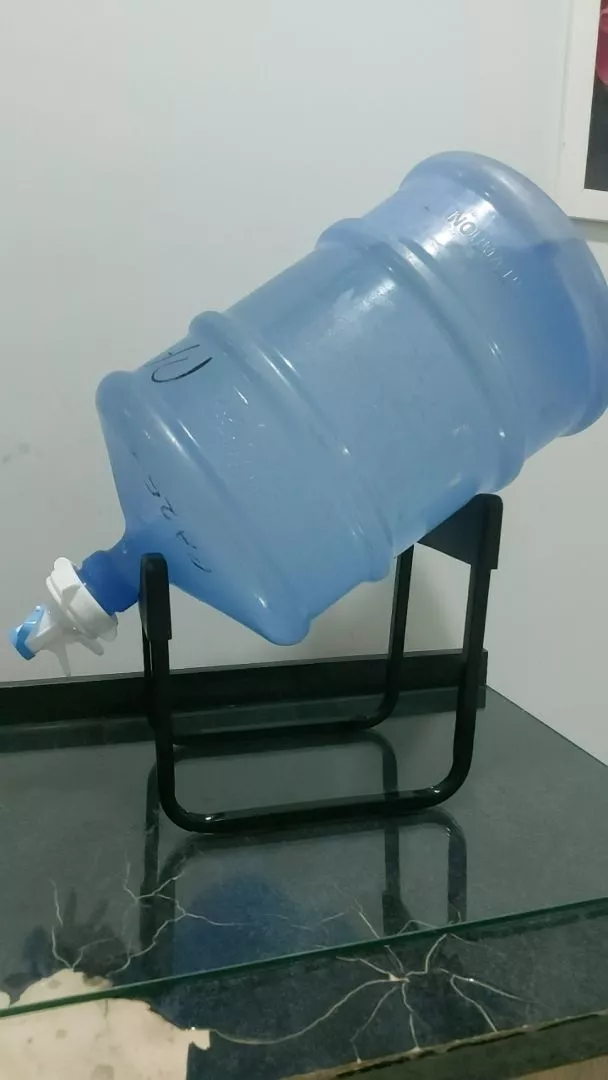 Suporte para Galão de Água 3 a 5 Litros com Válvula Antigotejamento IZEHYDRO PRO photo review