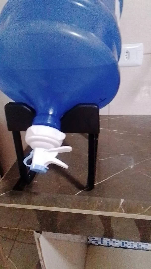 Suporte para Galão de Água 3 a 5 Litros com Válvula Antigotejamento IZEHYDRO PRO photo review