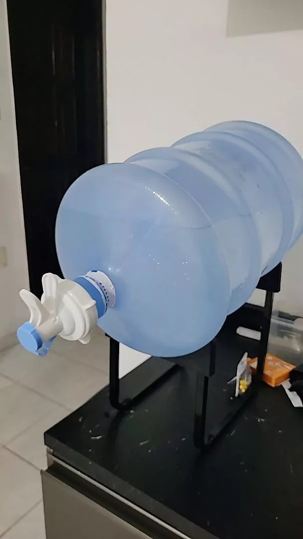 Suporte para Galão de Água 3 a 5 Litros com Válvula Antigotejamento IZEHYDRO PRO photo review